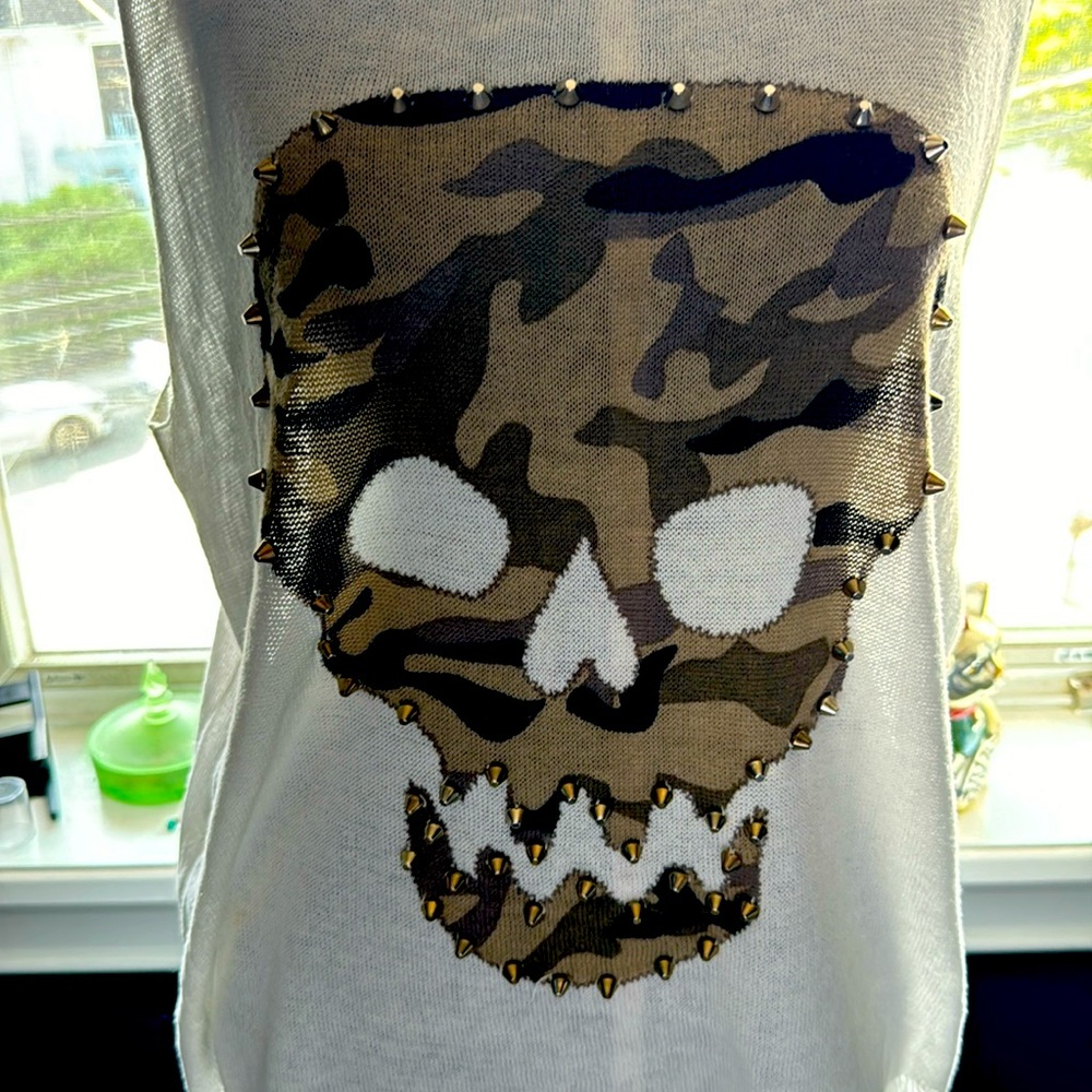 #vintage#punkrock#oversizedtanktop#spikes#camo#sweaterwithoutsleeves